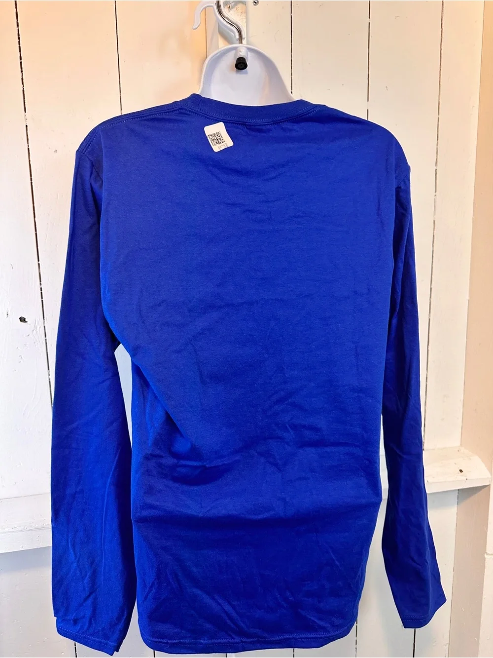 🌈 NEW “Free Mom Hugs” Pride Long Sleeve Tee – Women’s Small 💙 - Picture 4 of 6